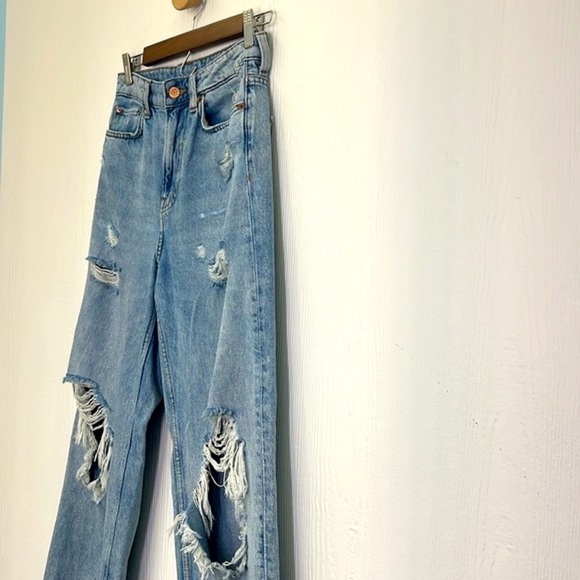 H&M - Stonewashed Distressed High Waist Loose Straight Jeans Size 4 - Picture 6 of 12